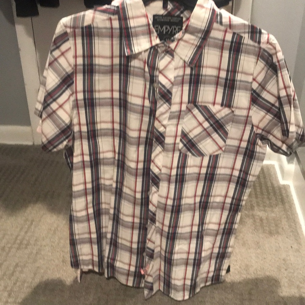 Short sleeved button up